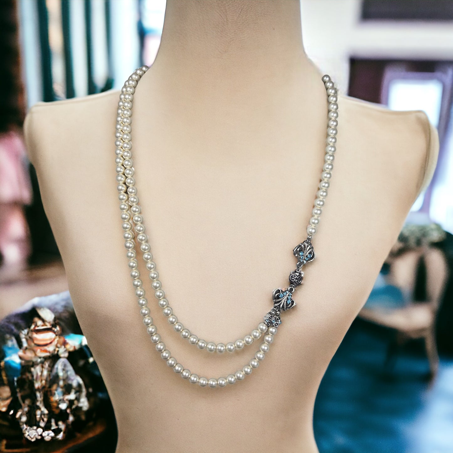 Asymmetric Pearl Necklace